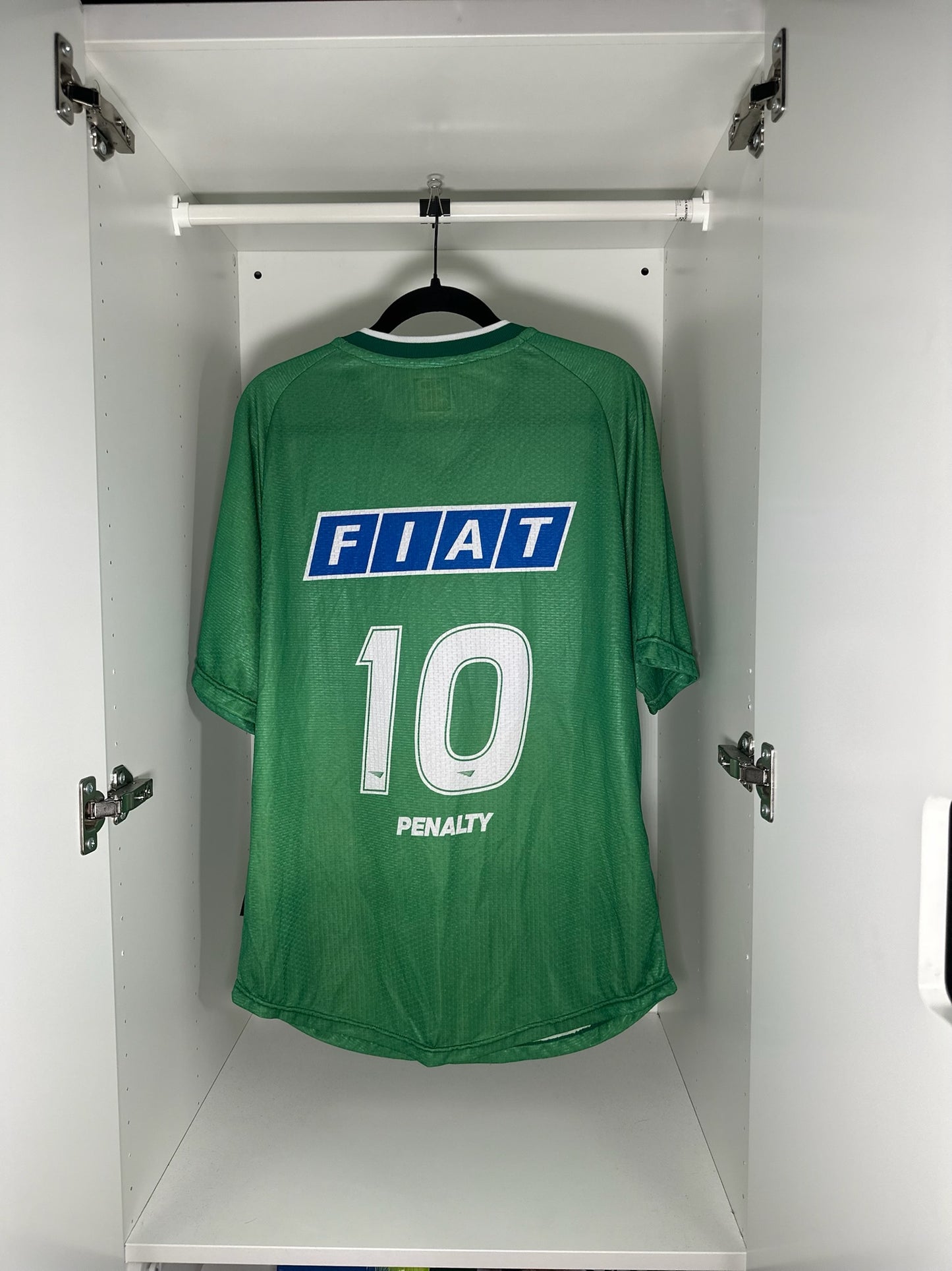 Goias Esporte Clube #10 - Penalty - 2001/2002 - HOME Kit