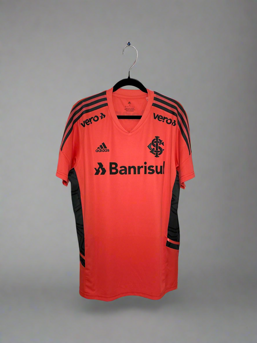 Internacional - adidas - 2022/2023 - TRAINING Kit