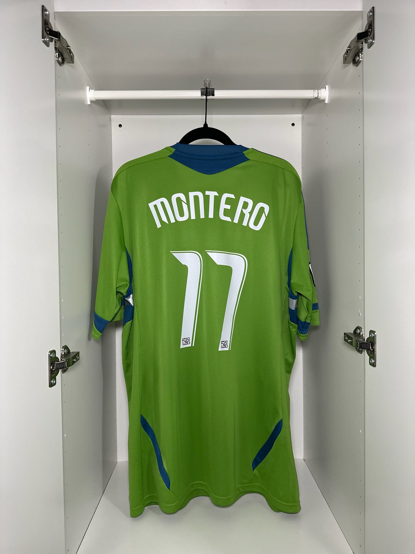 Seattle Sounders Montero #17 - adidas - 2011/2012 - HOME Kit