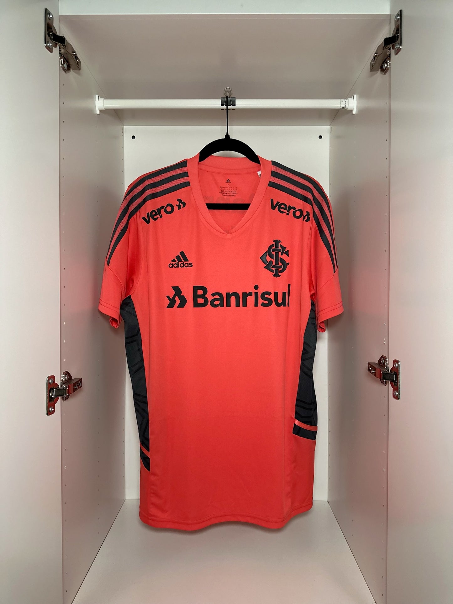 Internacional - adidas - 2022/2023 - TRAINING Kit